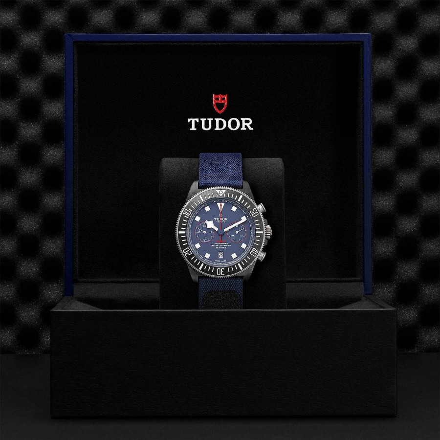 Montre Tudor Pelagos Fxd Chrono Lunette En Titane Avec Disque En Composite De Carbone Noir, Bracelet En Tissu | TUDOR Wholesale