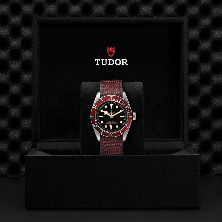 Montre Tudor Black Bay Bo Tier En Acier 41 Mm, Bracelet En Tissu Bordeaux | TUDOR Online