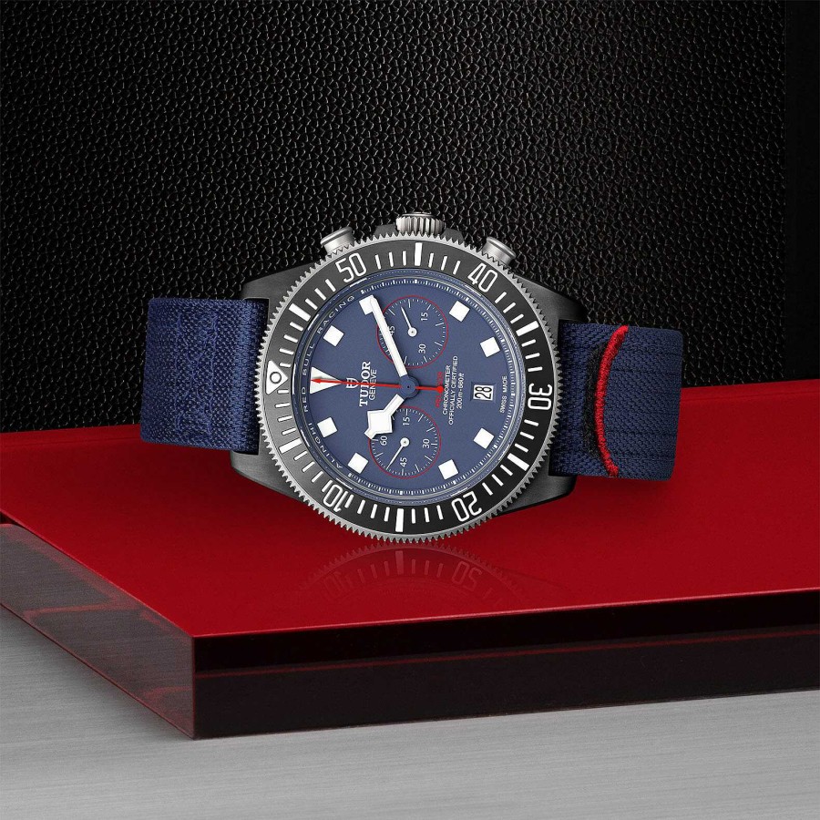 Montre Tudor Pelagos Fxd Chrono Lunette En Titane Avec Disque En Composite De Carbone Noir, Bracelet En Tissu | TUDOR Wholesale