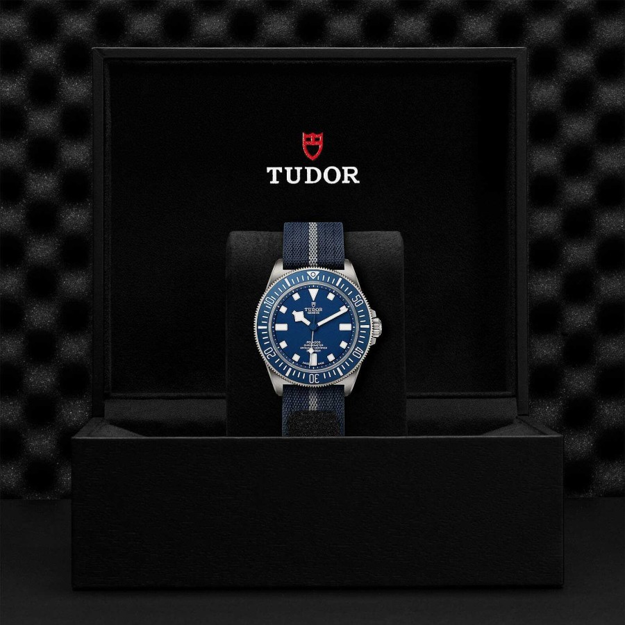 Montre Tudor Pelagos Fxd Lunette Tournante Bidirectionnelle, Bracelet En Tissu Bleu Marine | TUDOR Online